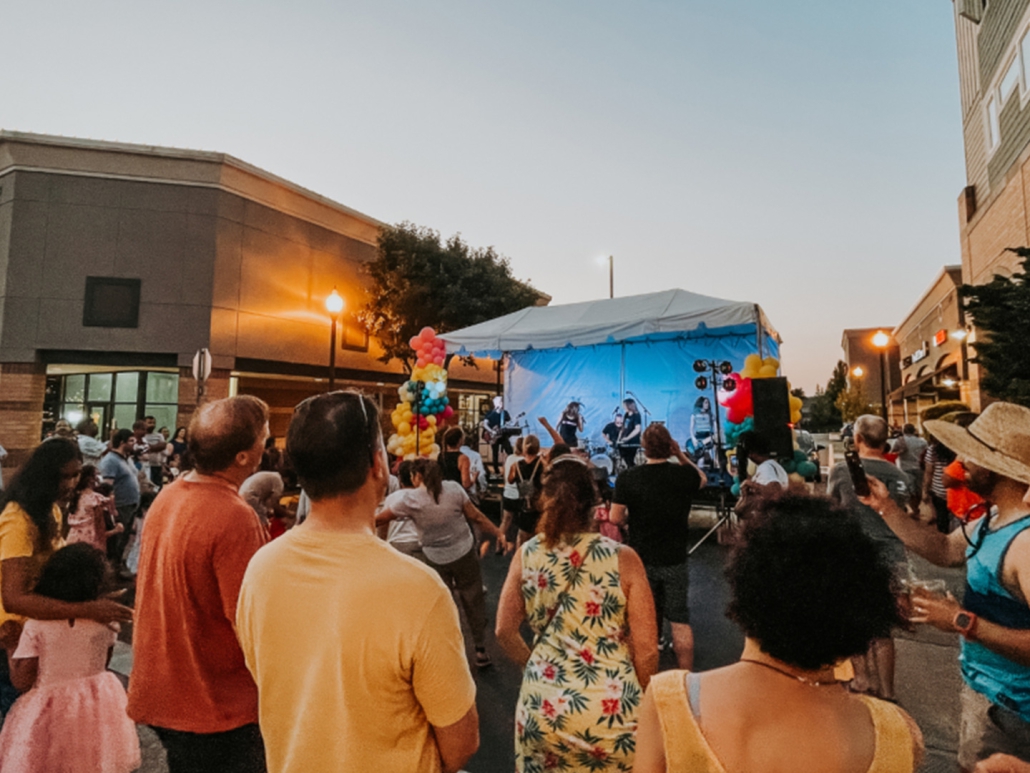 Live music at a Concert Series in Bethany Village, Portland, Oregon